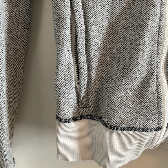 Lululemon Be Present Jacket - Picture 12 of 16